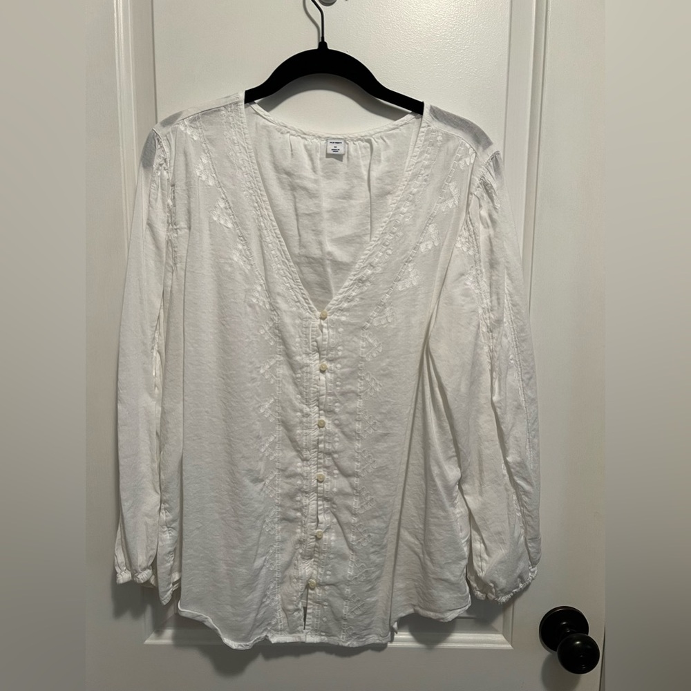 Old navy long sleeve shirt